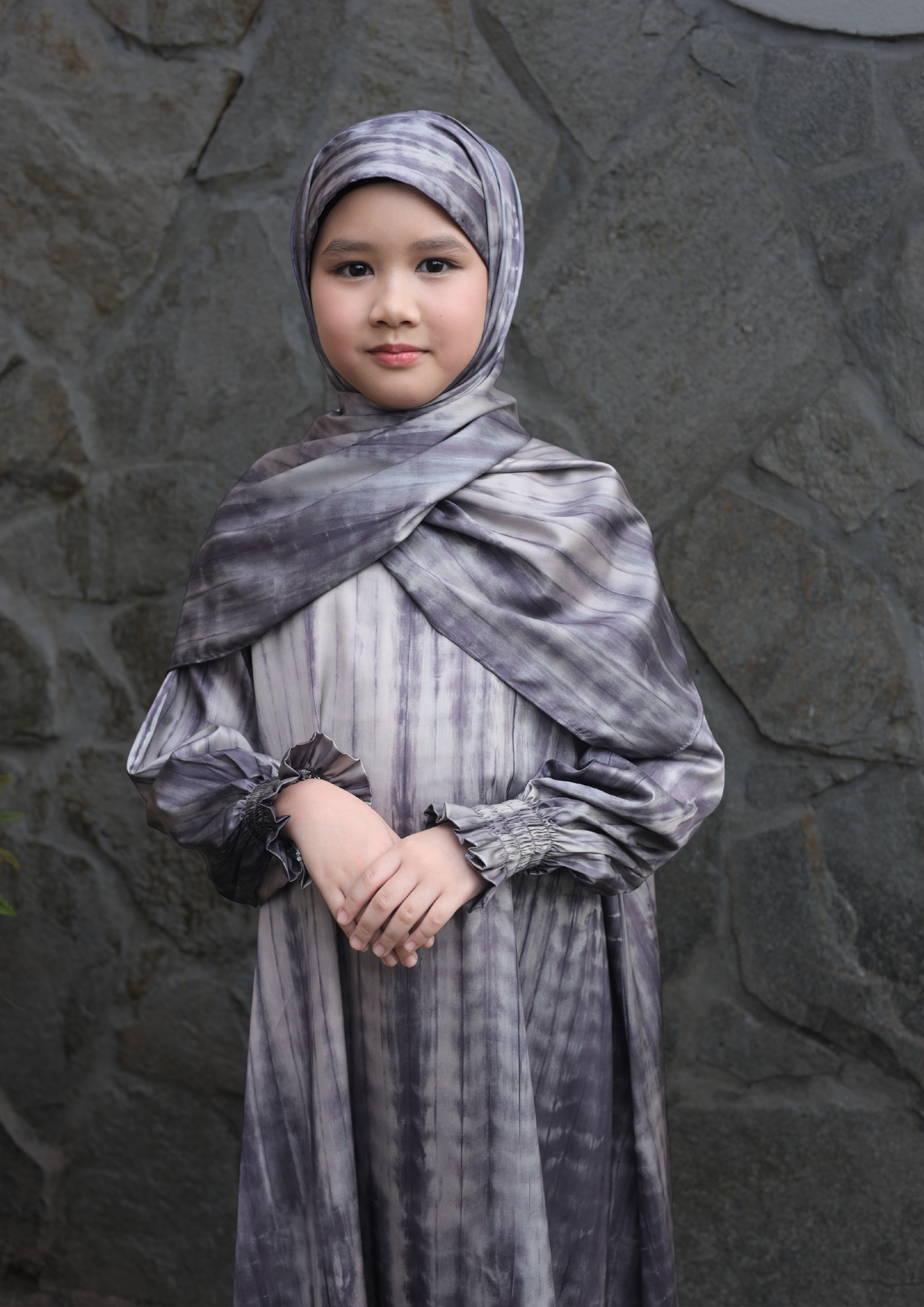 KIDS SET: IESA KURTA TELUK BELANGA + AURA ABAYA (PRINTED) BY GOTHOBE | SARA
