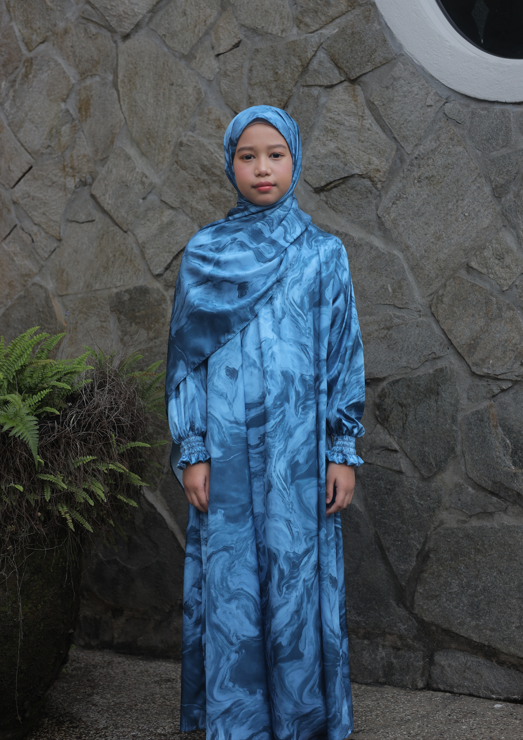 KIDS SET: IESA KURTA TELUK BELANGA + AURA ABAYA (PRINTED) BY GOTHOBE | SARA