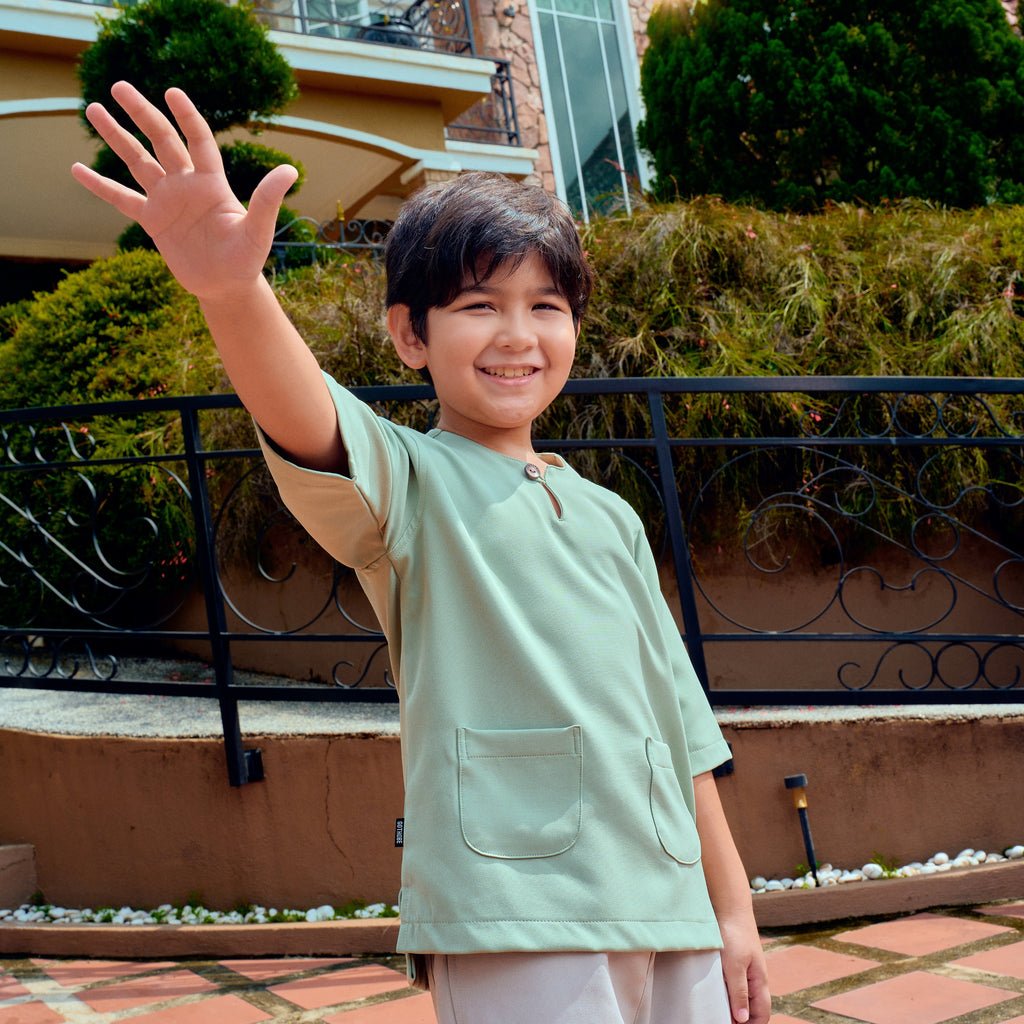 KIDS SET: IESA KURTA TELUK BELANGA + AURA ABAYA (PRINTED) BY GOTHOBE | SARA