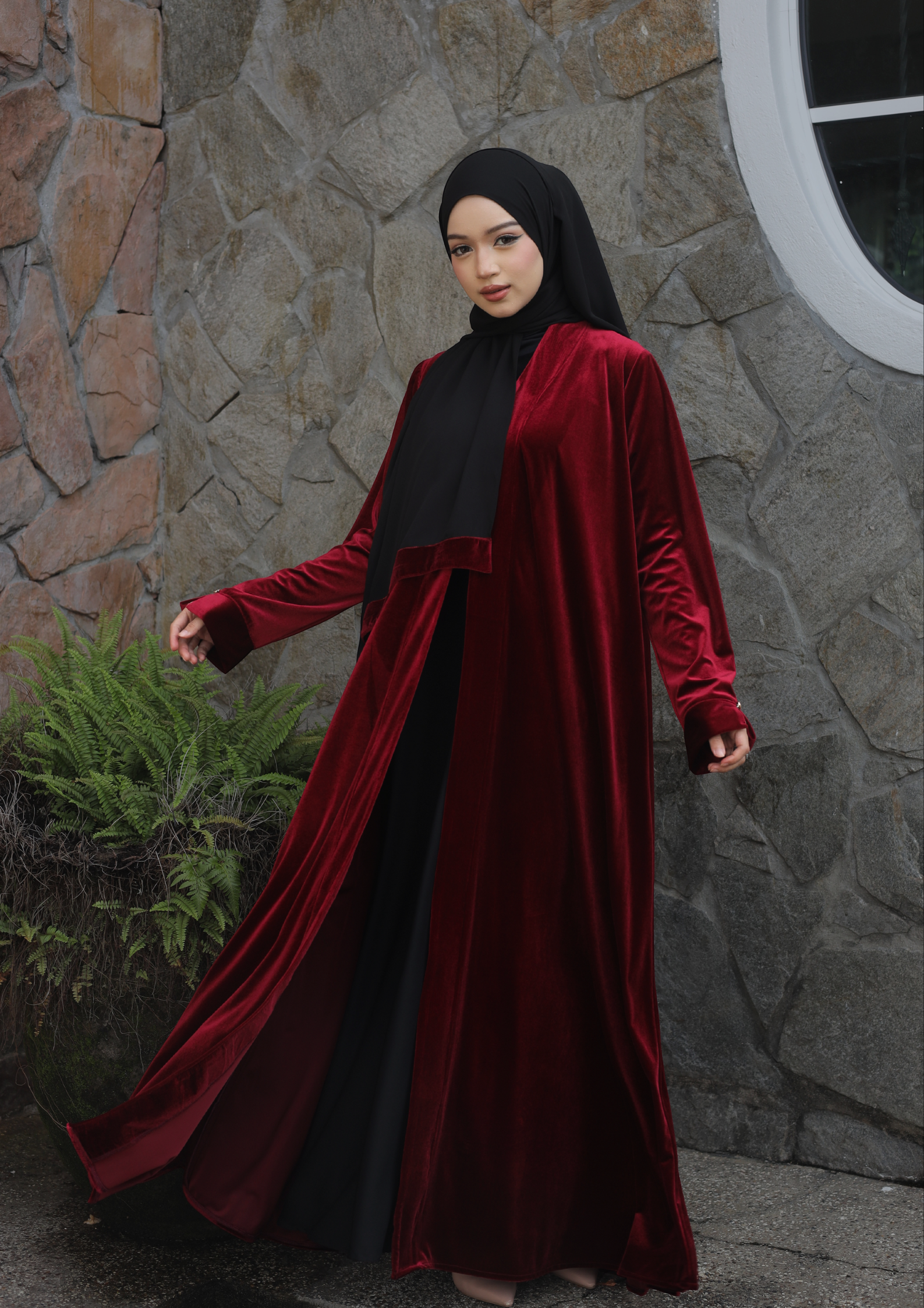 COUPLE SET: IESA KURTA TELUK BELANGA + VELORA ABAYA (VELVET) BY GOTHOBE | SARA