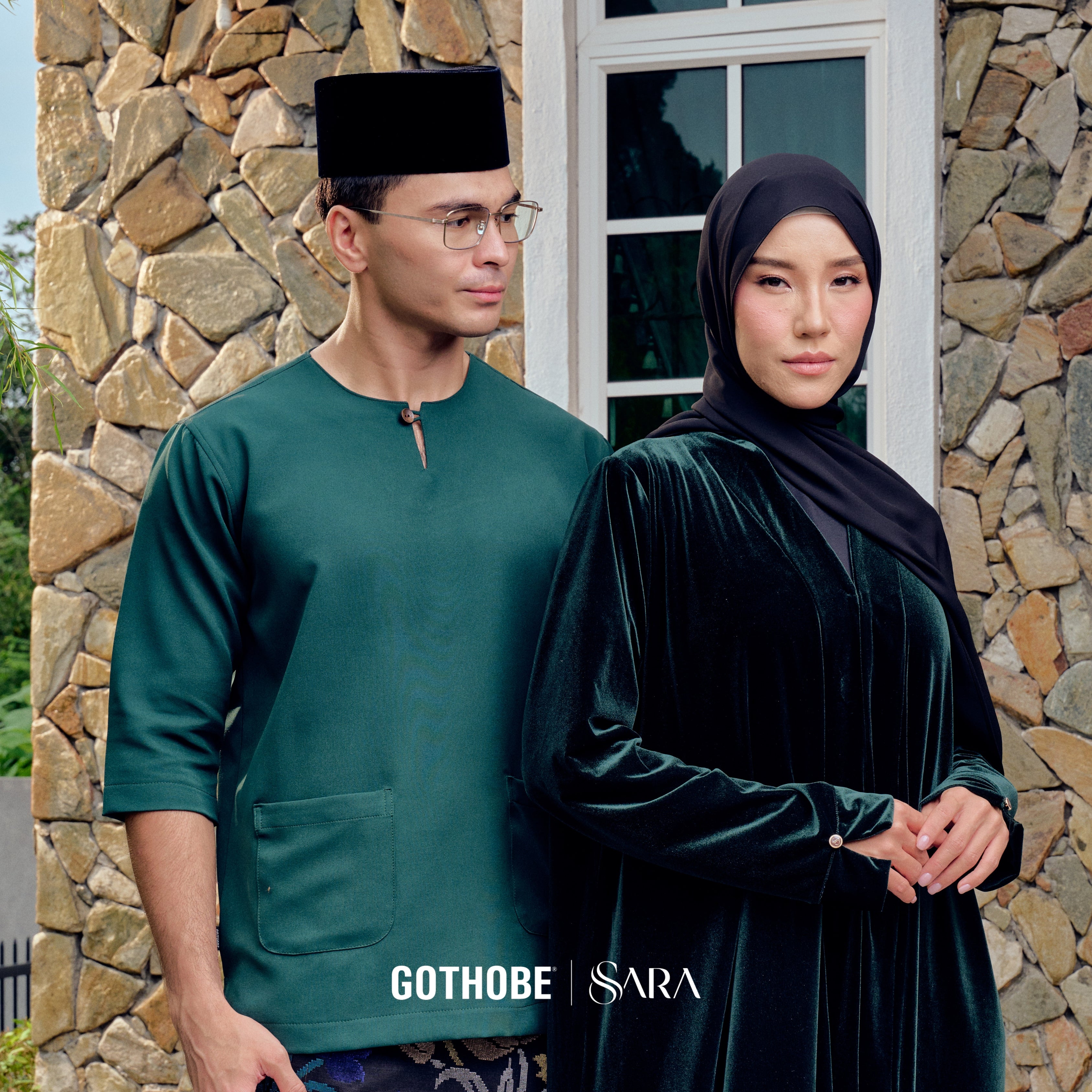 COUPLE SET: IESA KURTA TELUK BELANGA + VELORA ABAYA (VELVET) BY GOTHOBE | SARA
